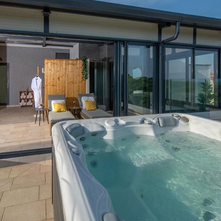 Aparthotel Punta Blu - Pool & Spa Премантура Екстериор снимка