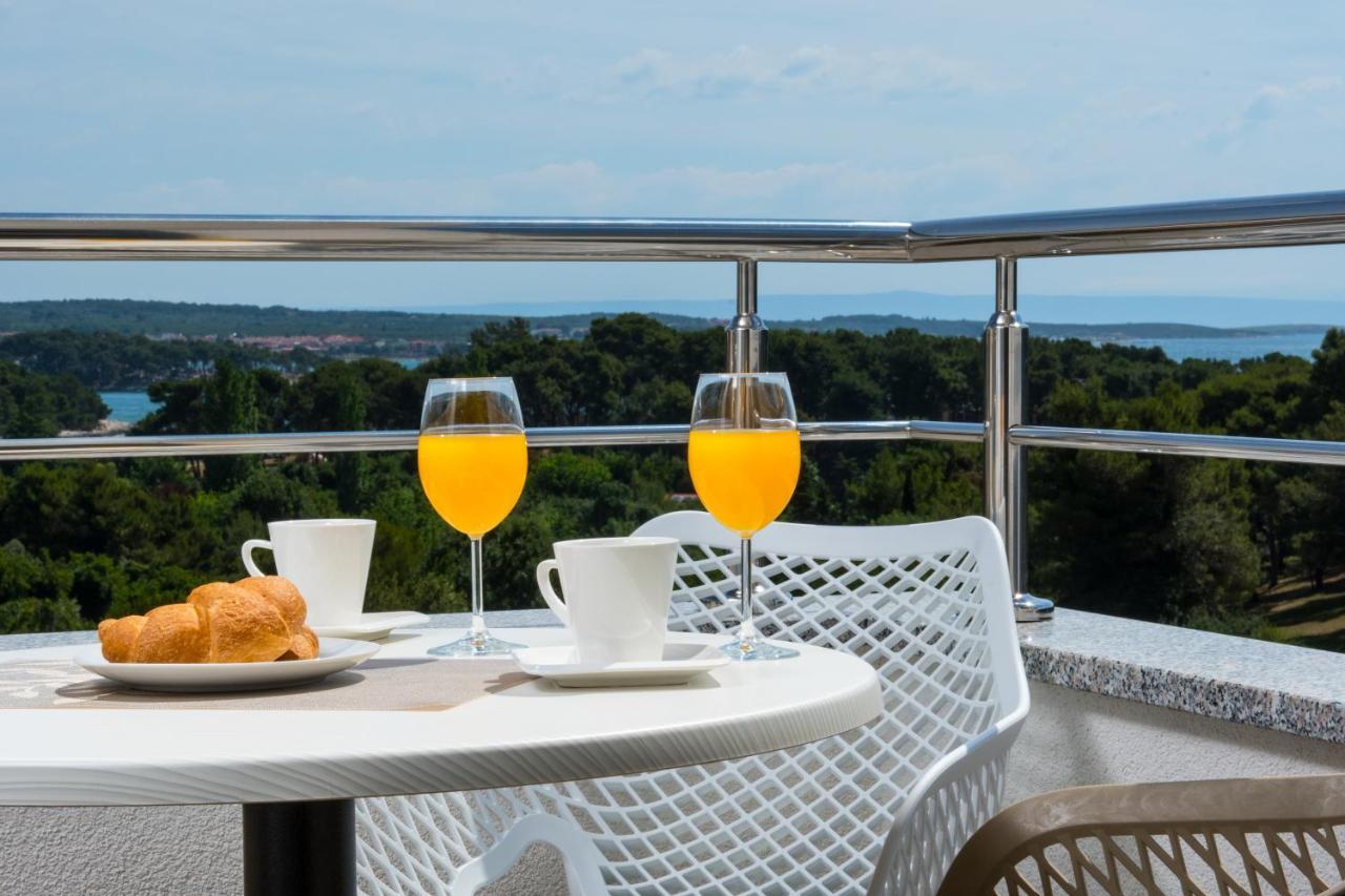 Aparthotel Punta Blu - Pool & Spa Премантура Екстериор снимка