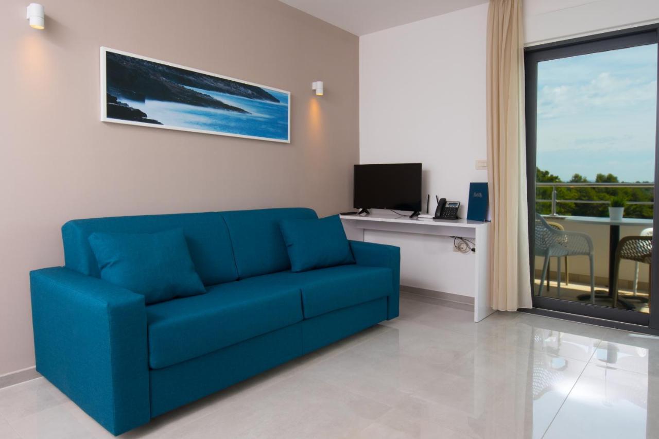 Aparthotel Punta Blu - Pool & Spa Премантура Екстериор снимка