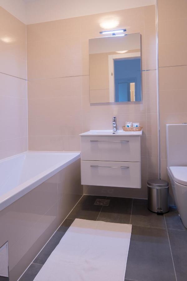 Aparthotel Punta Blu - Pool & Spa Премантура Екстериор снимка
