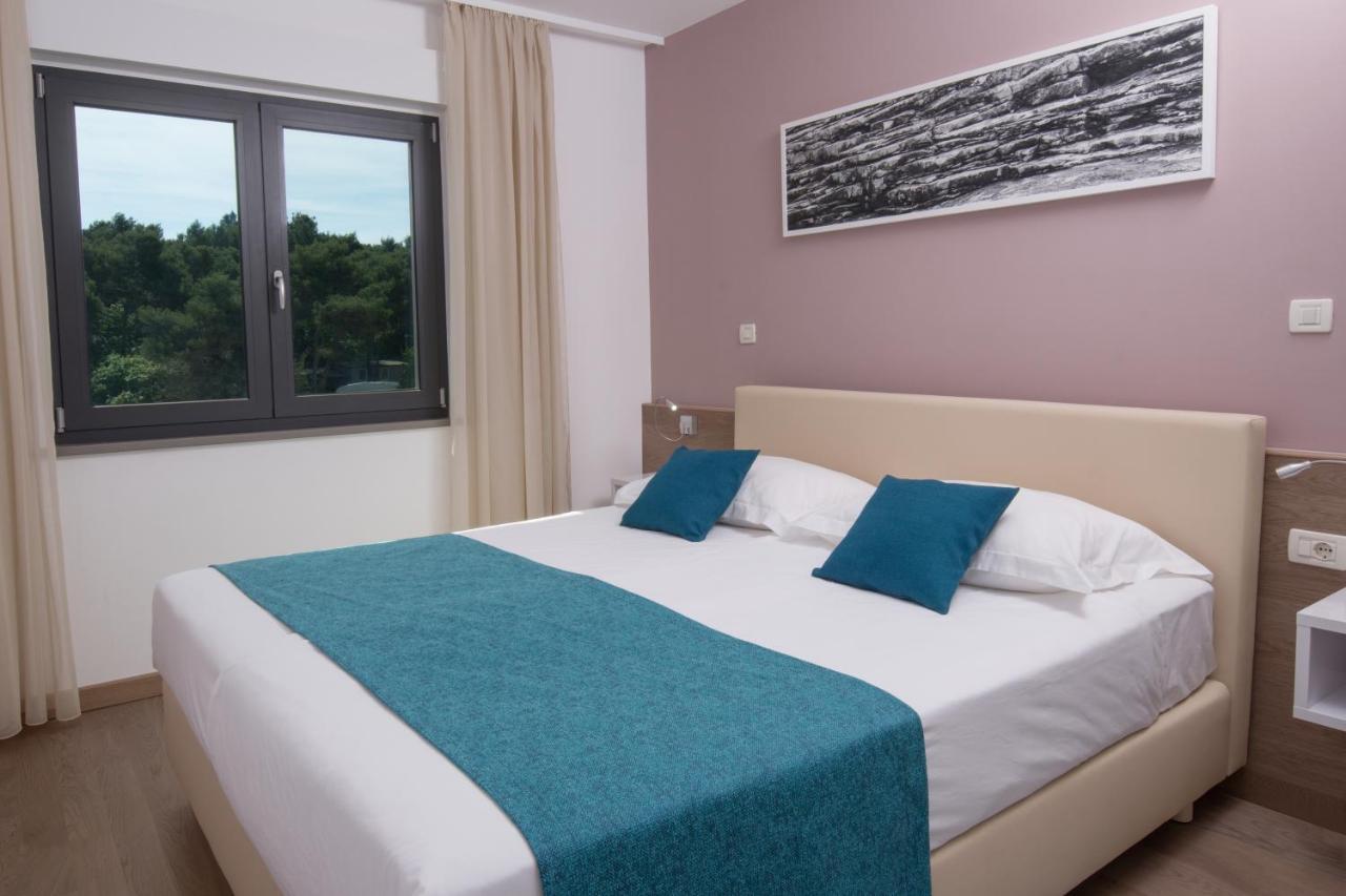Aparthotel Punta Blu - Pool & Spa Премантура Екстериор снимка