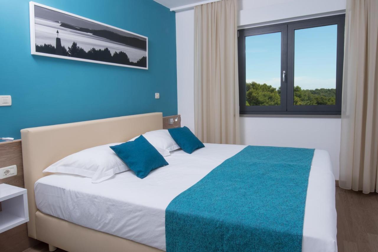 Aparthotel Punta Blu - Pool & Spa Премантура Екстериор снимка